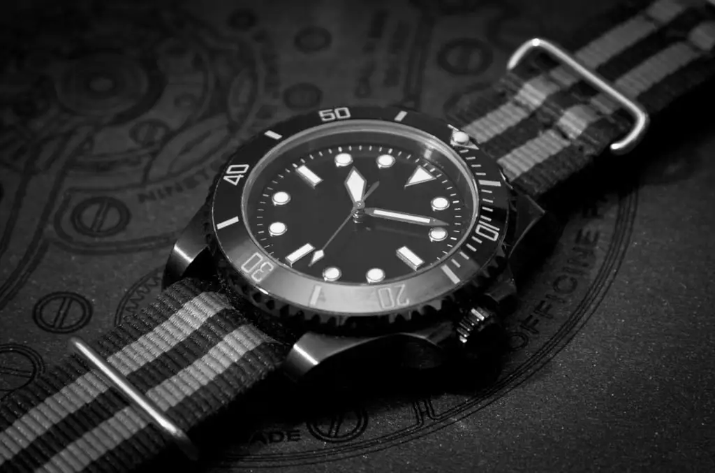 med tiden ribben korruption How to change the date on Seiko watch (the safest way) -  WristWatchEssentials